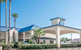 Days Inn & Suites Winnie